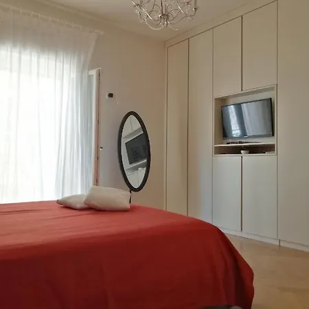 Πανσιόν Letizia Room Κρότωνας